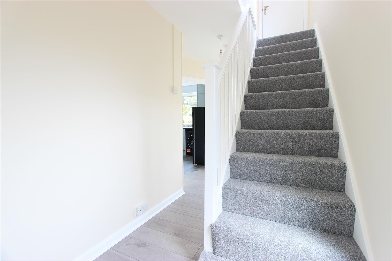 Property Image 74eab610-05e4-40a6-989f-7249f146cd3b