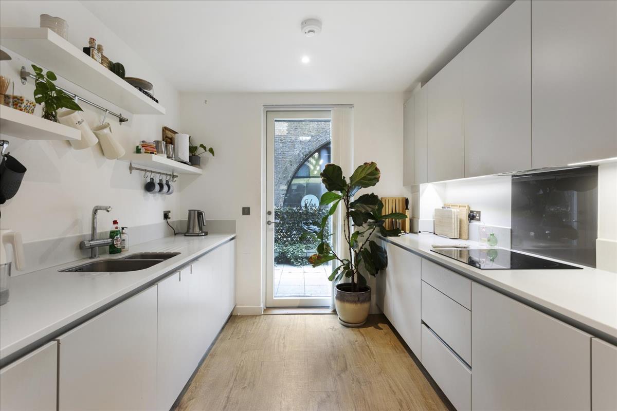 Property Image 74fbab93-f9b5-49d1-b142-8c0ae200f11a