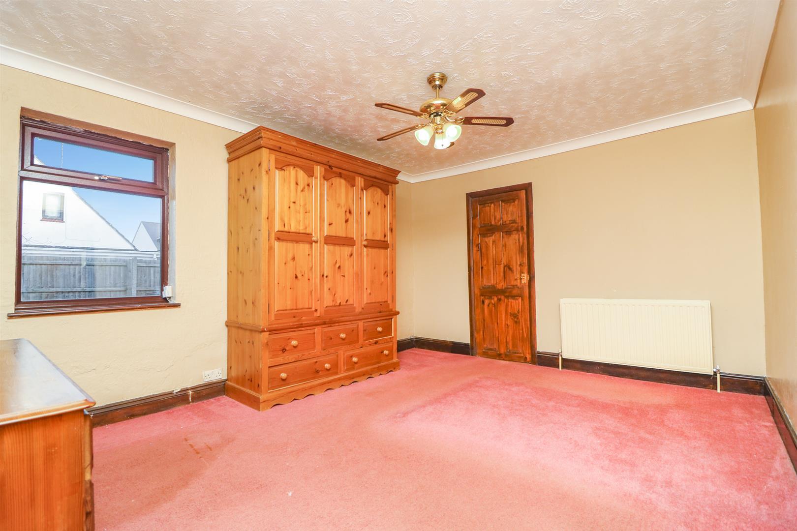 Property Image 751fe025-e569-4dda-88a9-af8de5074b35