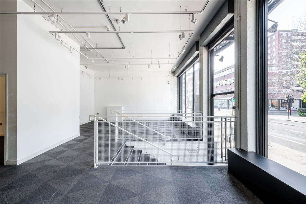 retail unit for rent in Old Street
