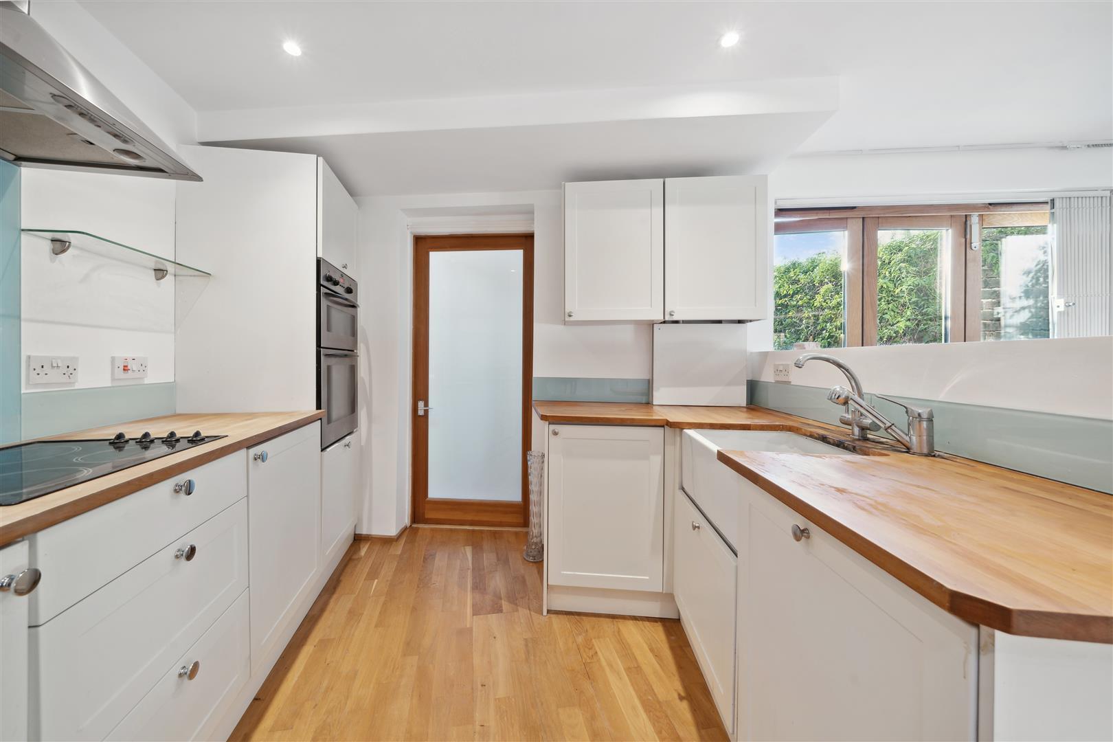Property Image 757270b0-54bb-41fa-b5c4-2d222321a46e
