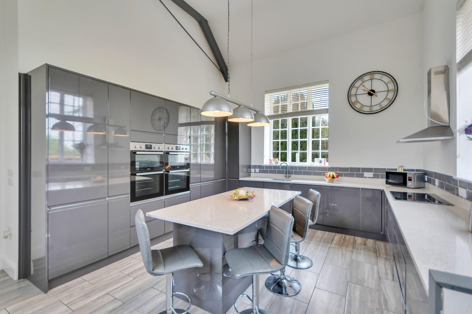 Property Image 7598d391-3705-4c75-8465-3aa6d5219175