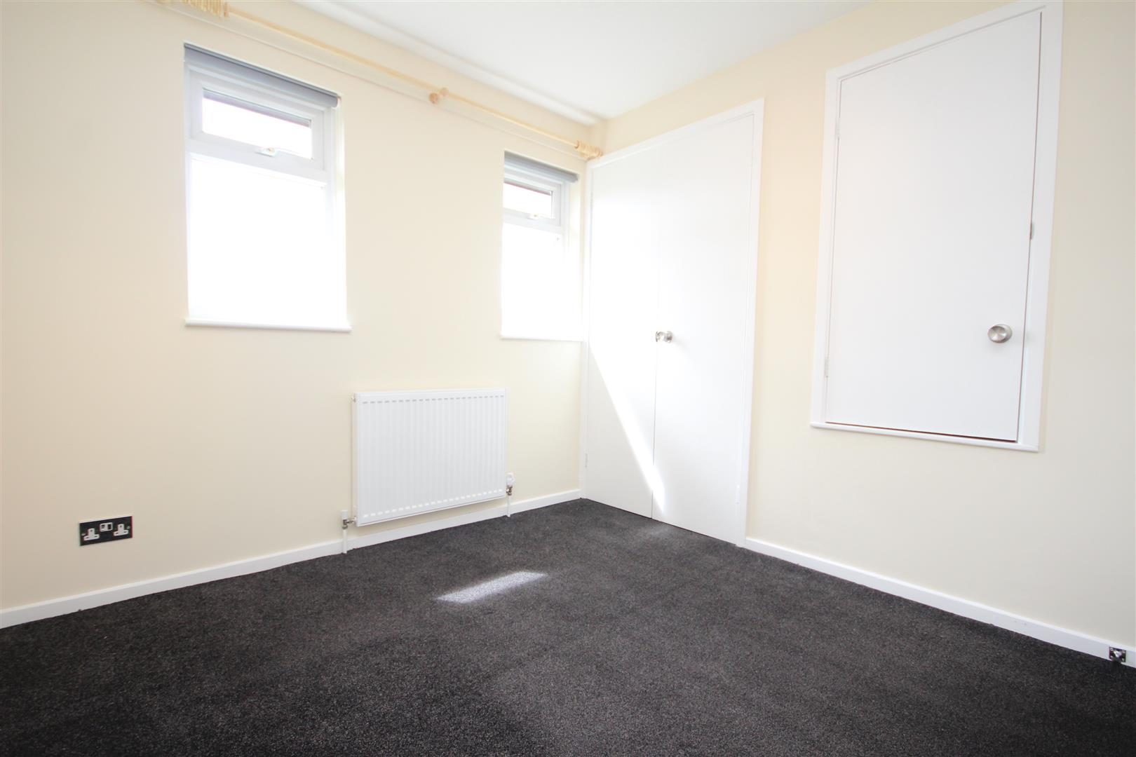 Property Image 75a1cb52-7c71-40d5-8f63-45881e7dfe08