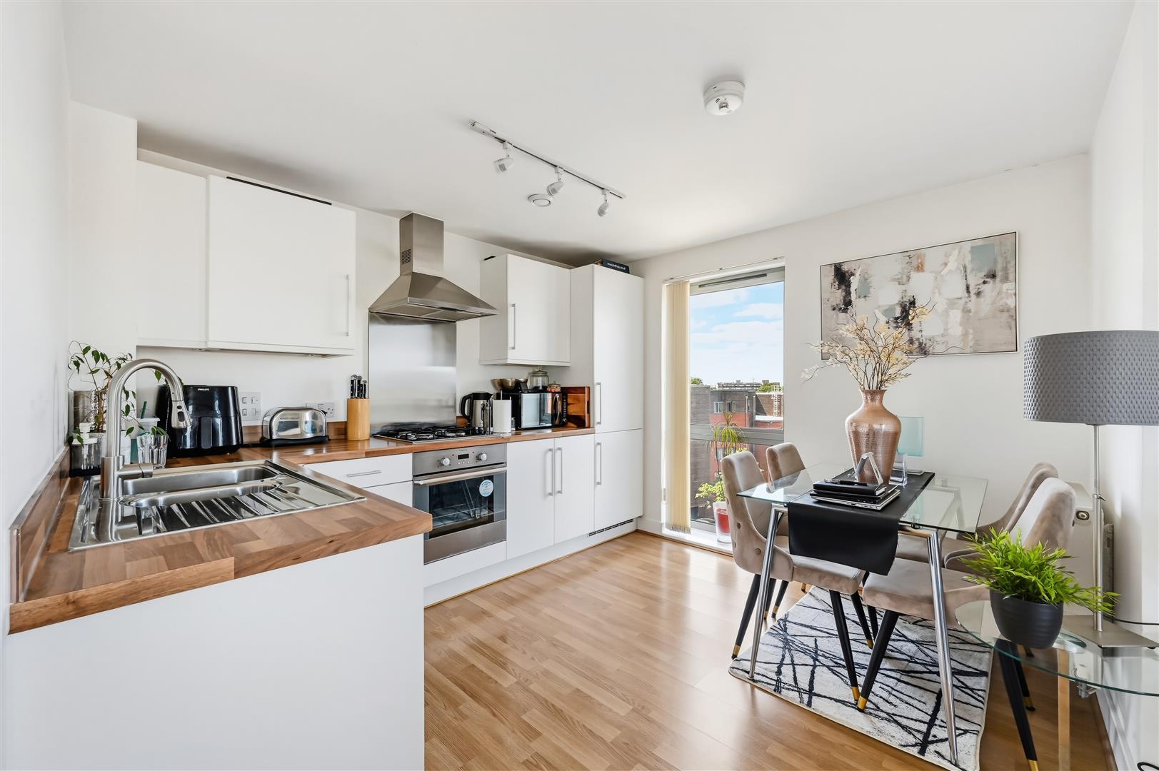 Property Image 75c2c90b-b623-448b-bc07-1cb206f3f82f
