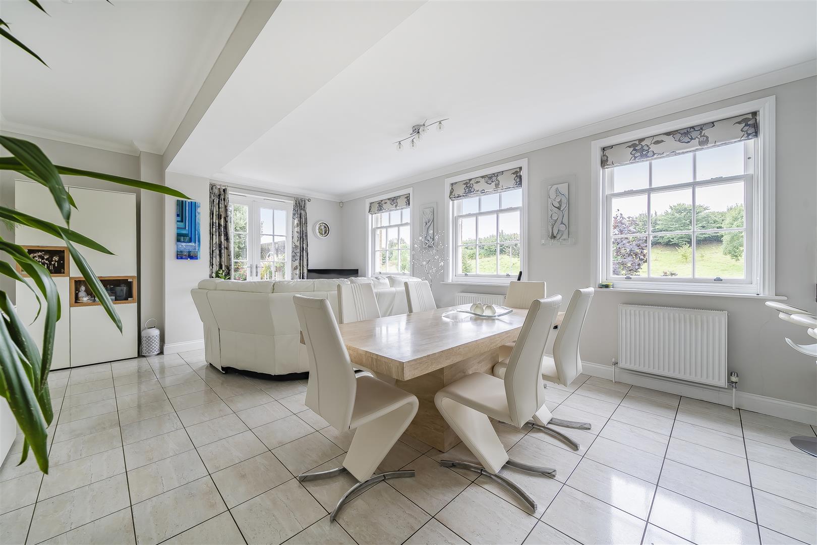 Property Image 75db6128-5161-43dd-bb36-4ca0fafe50a6