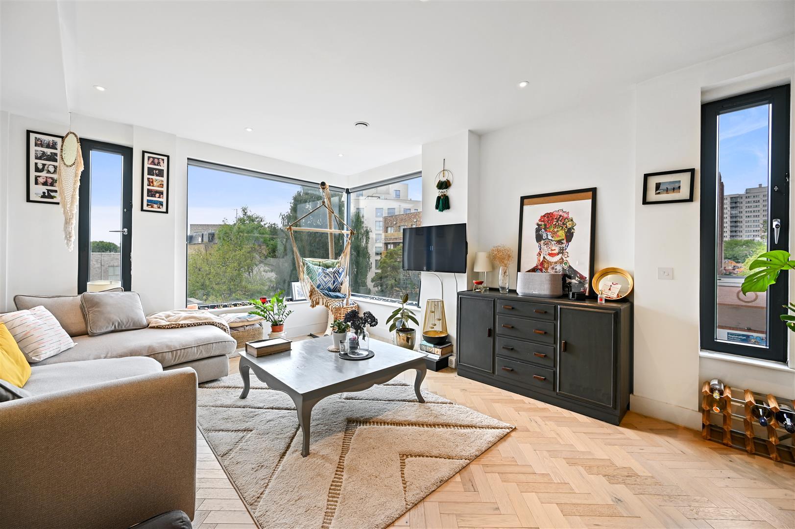 Property Image 75e295f0-102b-4710-bde5-3947797b26f5