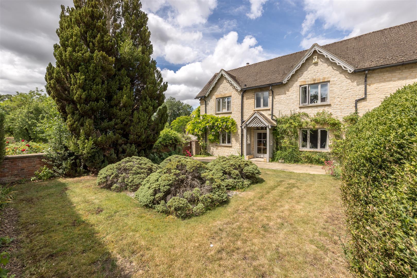 Property Image 75e7d453-ec0b-4f5c-85ea-44e973a984aa
