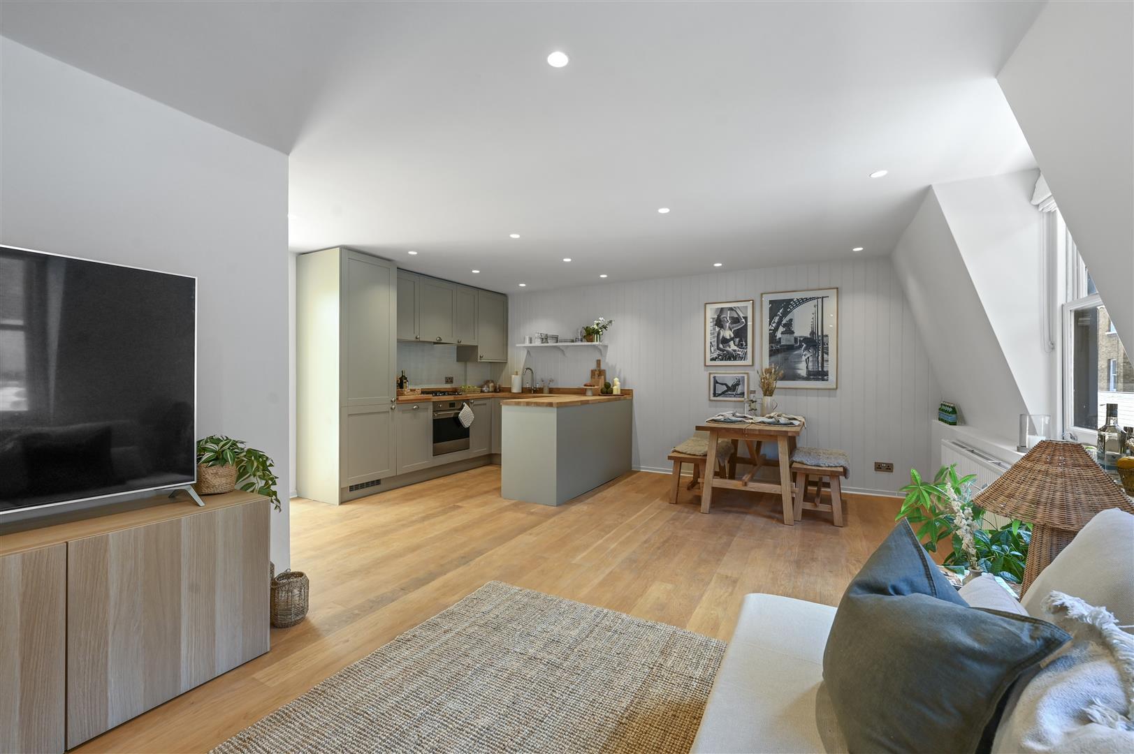 Property Image 761ee33e-9c33-4839-8184-5e829782c2cb