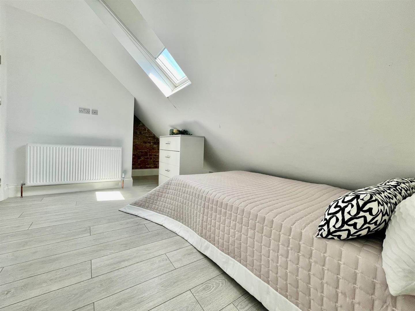 Property Image 763a012f-1c28-4e72-8ddf-a01a492f5608