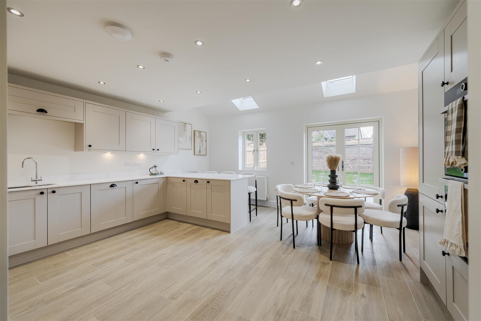 Property Image 76c16e98-17f0-49b3-ba06-349cec5ed37f