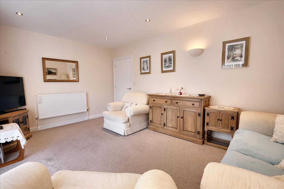 Property Image 76cf4263-a5f0-4e9a-9ffb-aecd853eb1c9