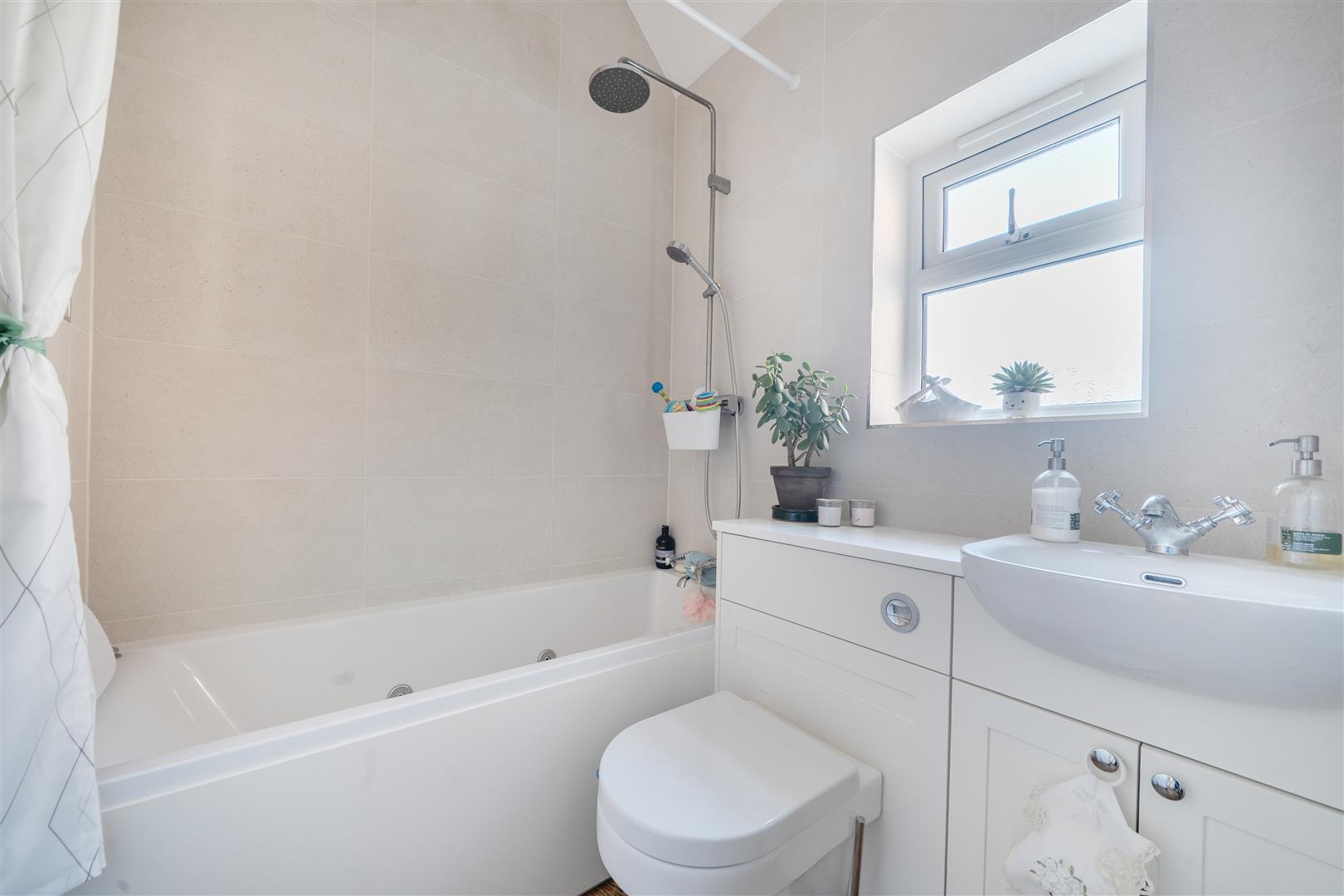 Property Image 76d3d859-0551-443a-8604-d8fb5700c1f9