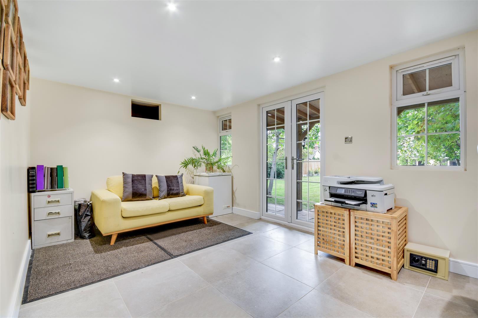 Property Image 76e99059-1fc1-4070-821c-e54672c9e44e