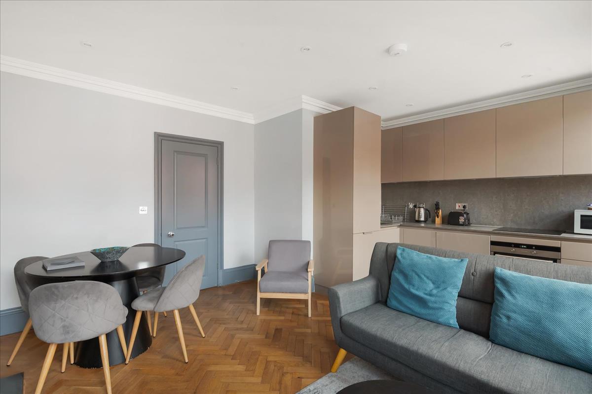 Property Image 76f3dee0-f3c2-44db-a7e0-70b998513f78