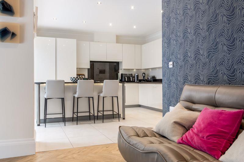 Property Image 76fac058-97b1-46a3-aa59-4e91b1441a38