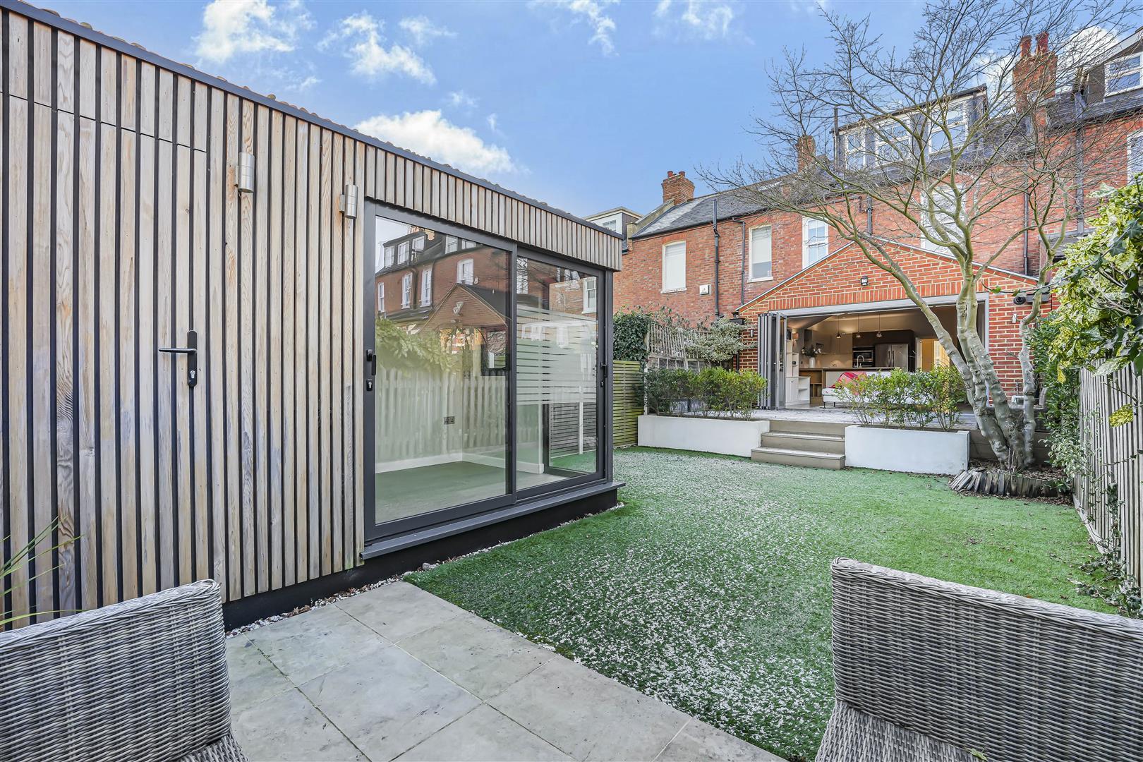 Property Image 76fe8f93-ecdb-40c0-baa8-0ce2afe330e1