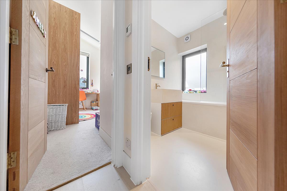 Property Image 77378176-e985-49e7-970e-5334fb75707b