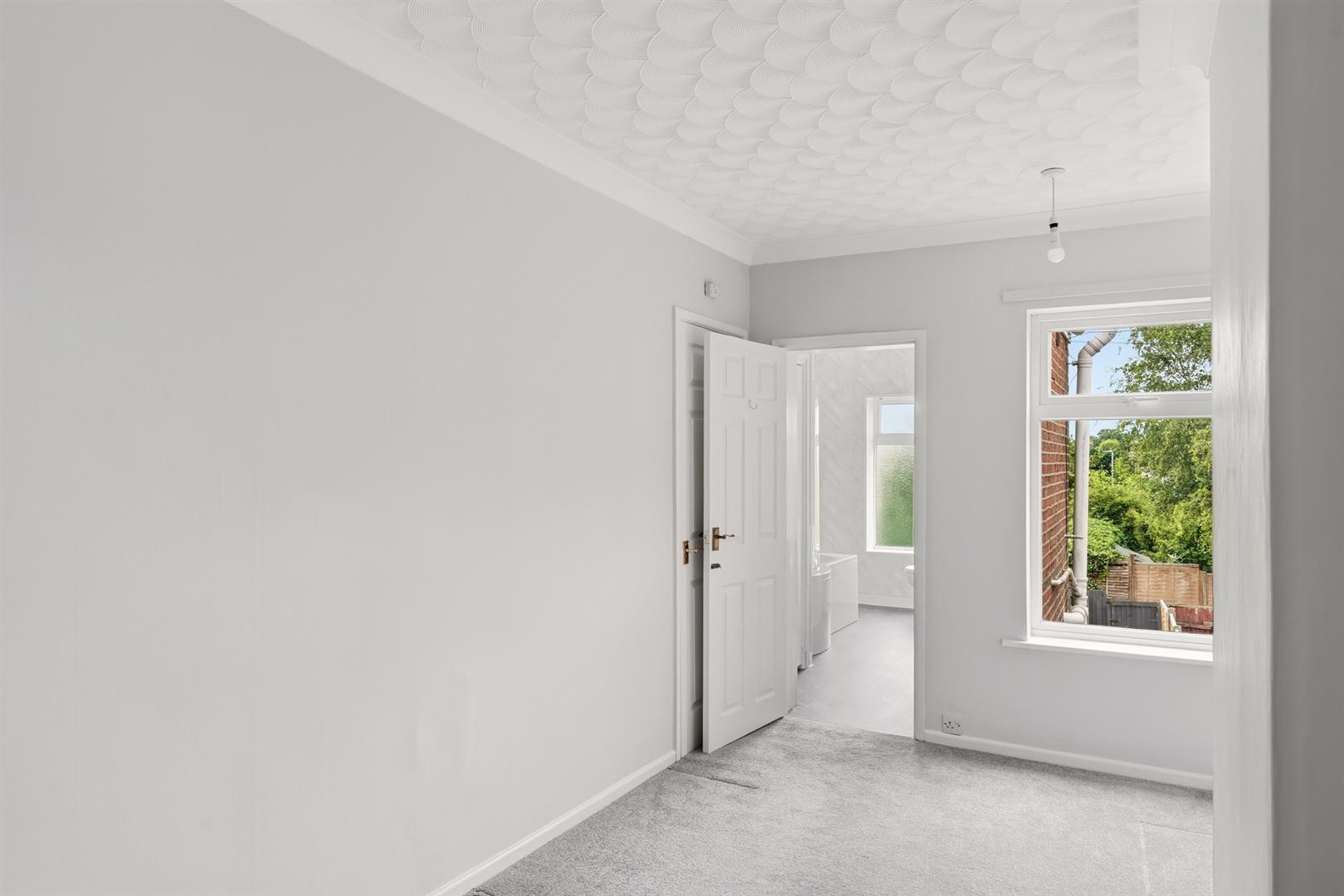 Property Image 773bc926-2780-4dd2-8977-02366f61e606