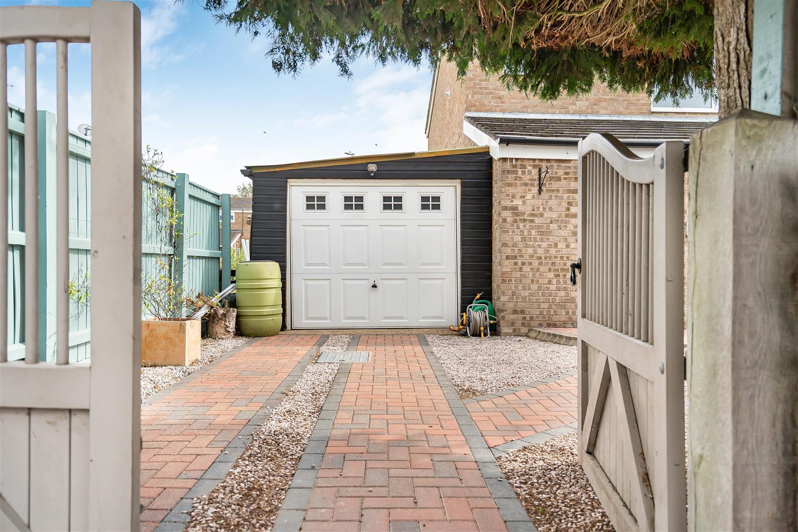 Property Image 774a42f3-87d8-4124-a18a-c85659dfb03c