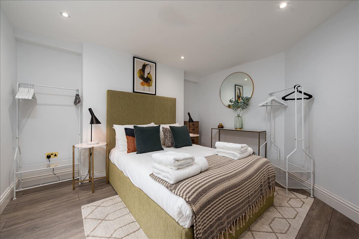 Property Image 774c3ee9-2a33-4822-b6a5-eba6ee8803e3
