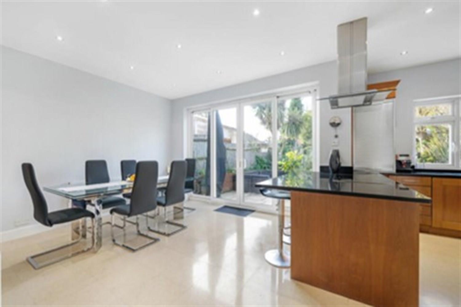 Property Image 77556c03-d553-43b1-9267-0a9ca104182e
