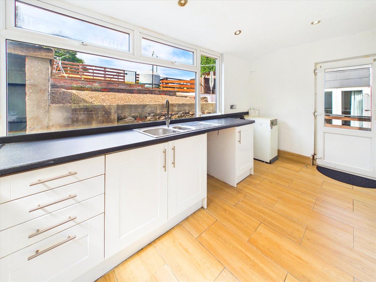 Property Image 775af81f-819e-45a7-aa8b-eceaf9fa931c