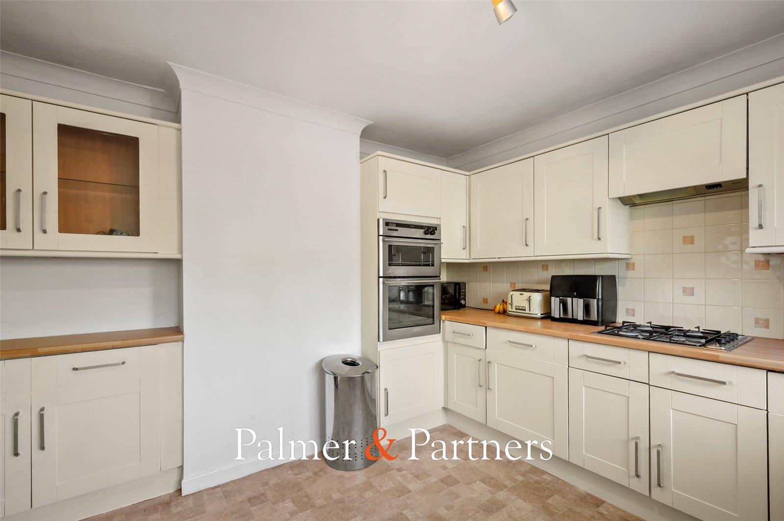 Property Image 77680511-858d-43b1-b840-18a32f3f76e8