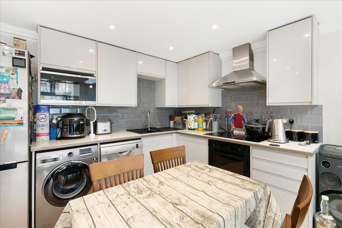 Property Image 77e60f5c-fb16-40a0-ba90-1f11b7c79445