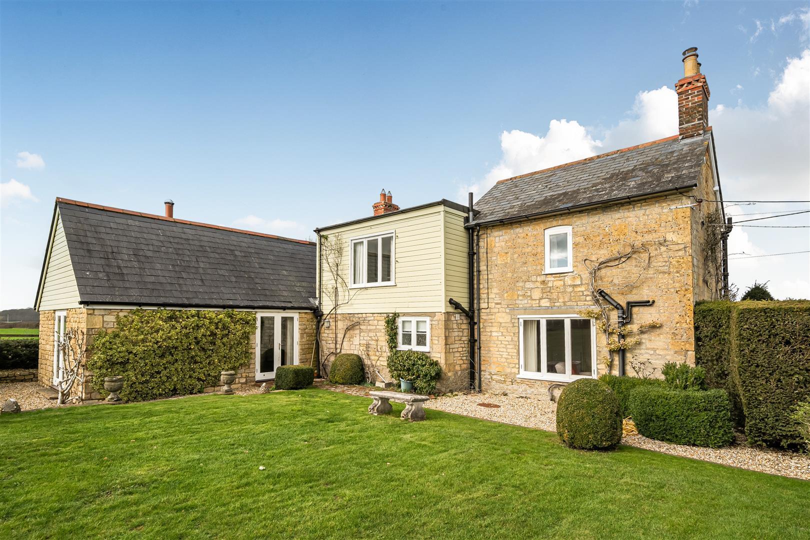 Property Image 77f91a1a-cb06-463d-8699-2231a496dc28