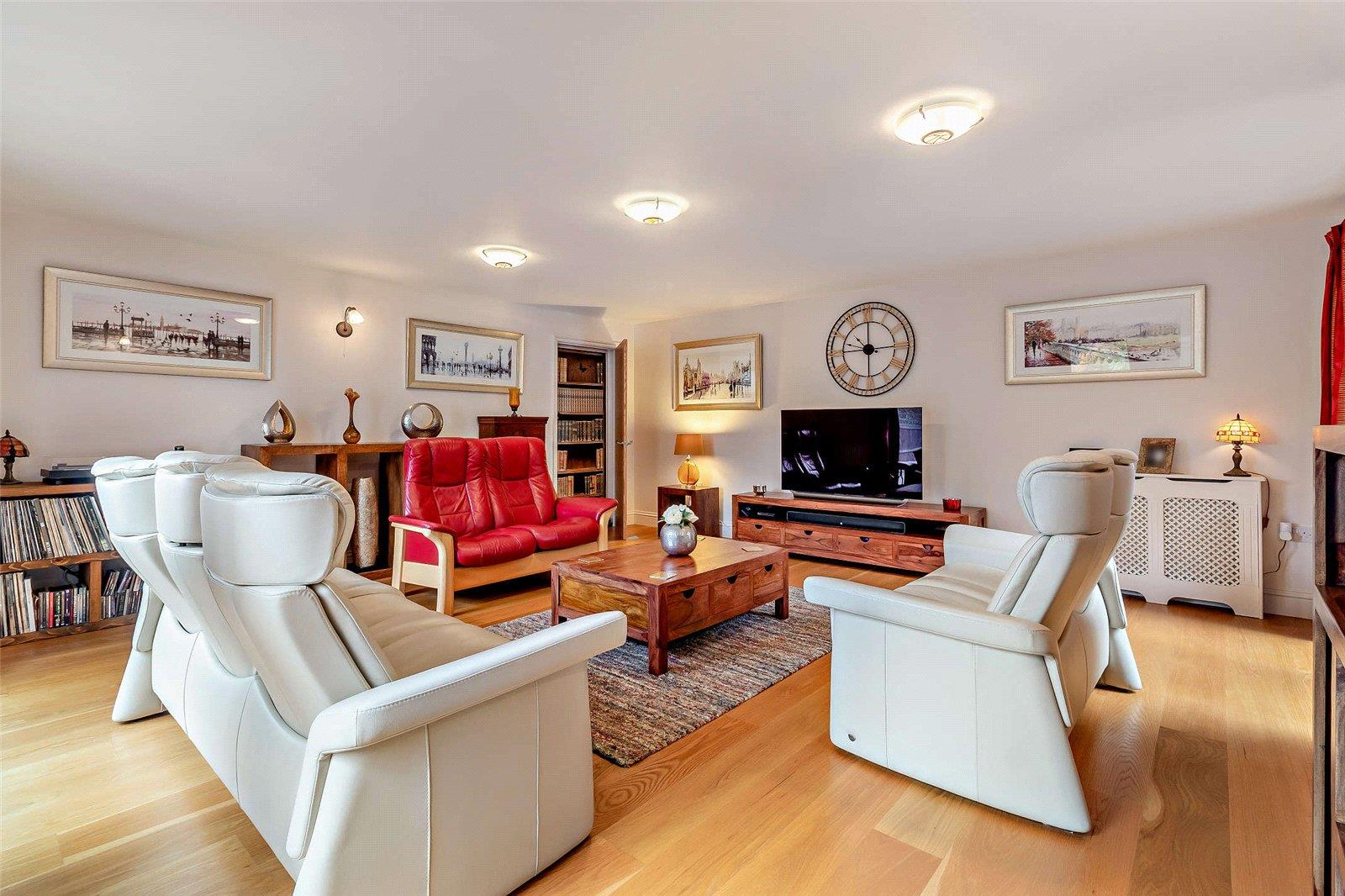 Property Image 78410473-e72f-4c93-8b0c-19f8b78686a2