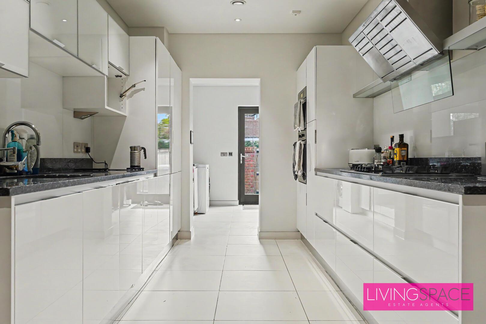 Property Image 78b7d04b-f596-48b3-9dd5-f75d5696af42