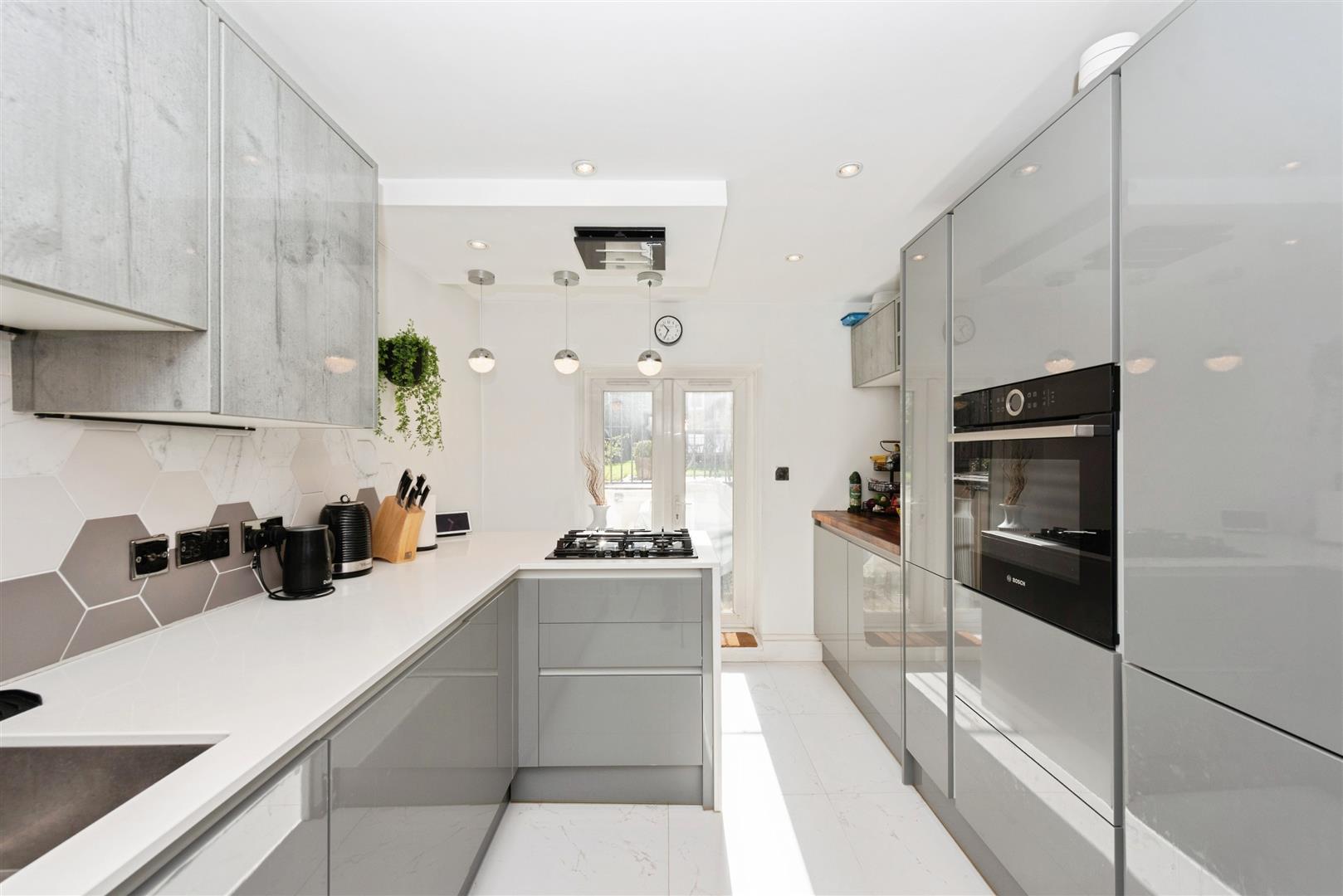 Property Image 78cec812-c0ac-4f28-b10a-1778179ad06d