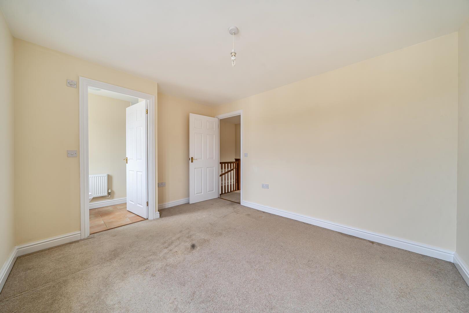 Property Image 78df2732-d1d7-469f-829d-f486cab8df4c