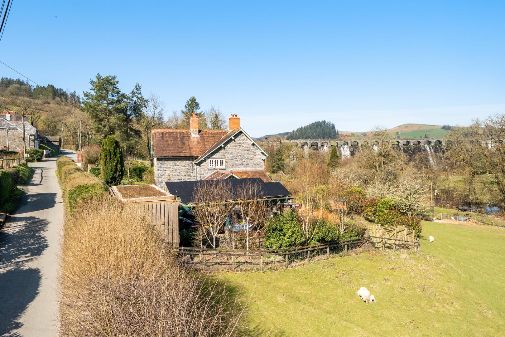 Property Image 78dfe3d0-c68d-426b-bf26-cb279f8cfdec
