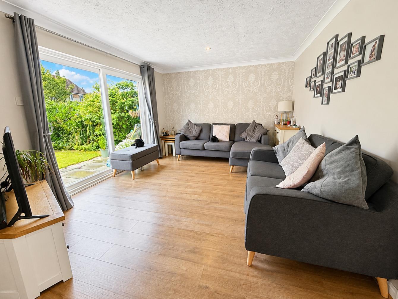 Property Image 795768f2-b4db-4f1b-834a-ea508ea3eff0