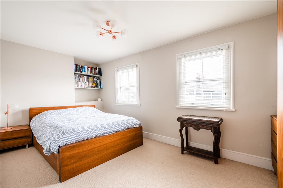 three bedroom triplex period conversion in london fields e9