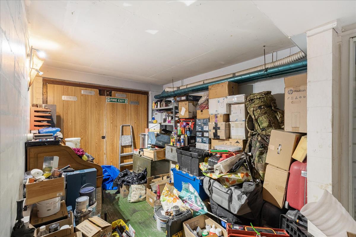 Property Image 798f5504-24f5-4a5d-9d30-19915028bb90