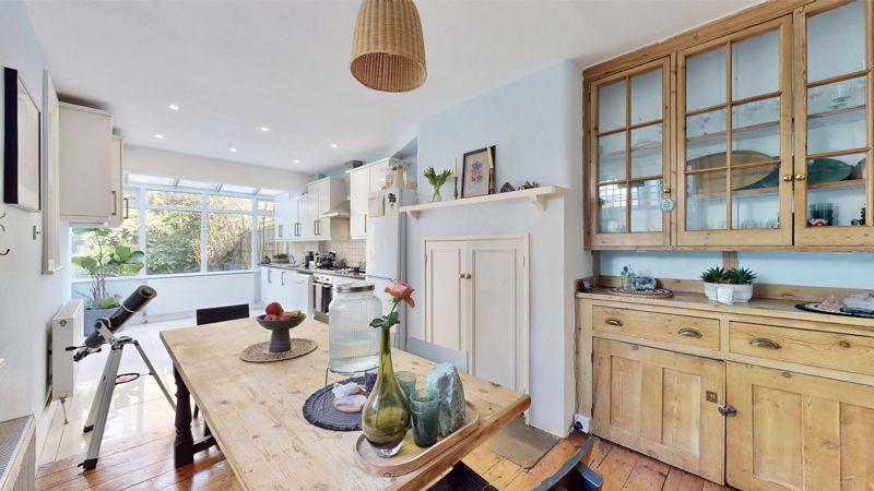 Property Image 799b463c-f21c-4811-bb50-9c9450d77547