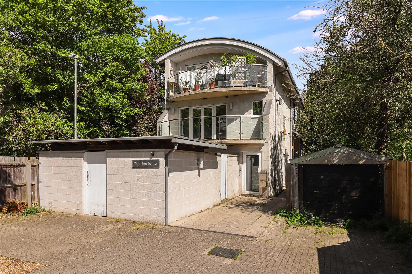 Property Image 79af76aa-864f-4ef9-baaa-e0b69ccb5bca