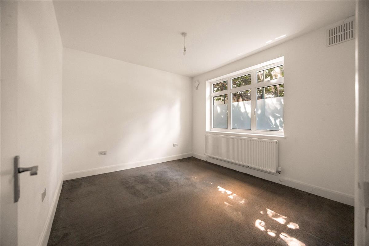 Property Image 79cdc50a-6b59-4ce6-824e-53e13471a8e8