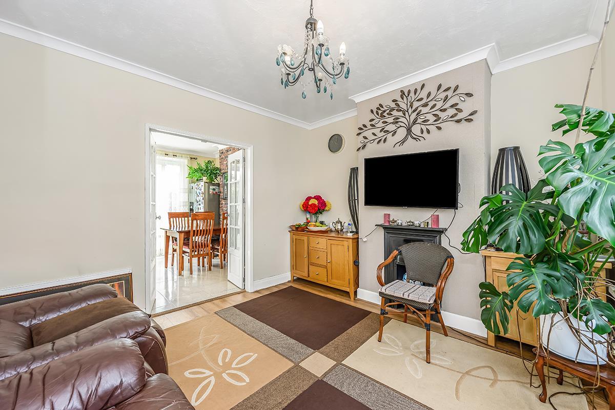 Property Image 79dc9867-af3f-4d0a-9d17-13ca0cf4c500