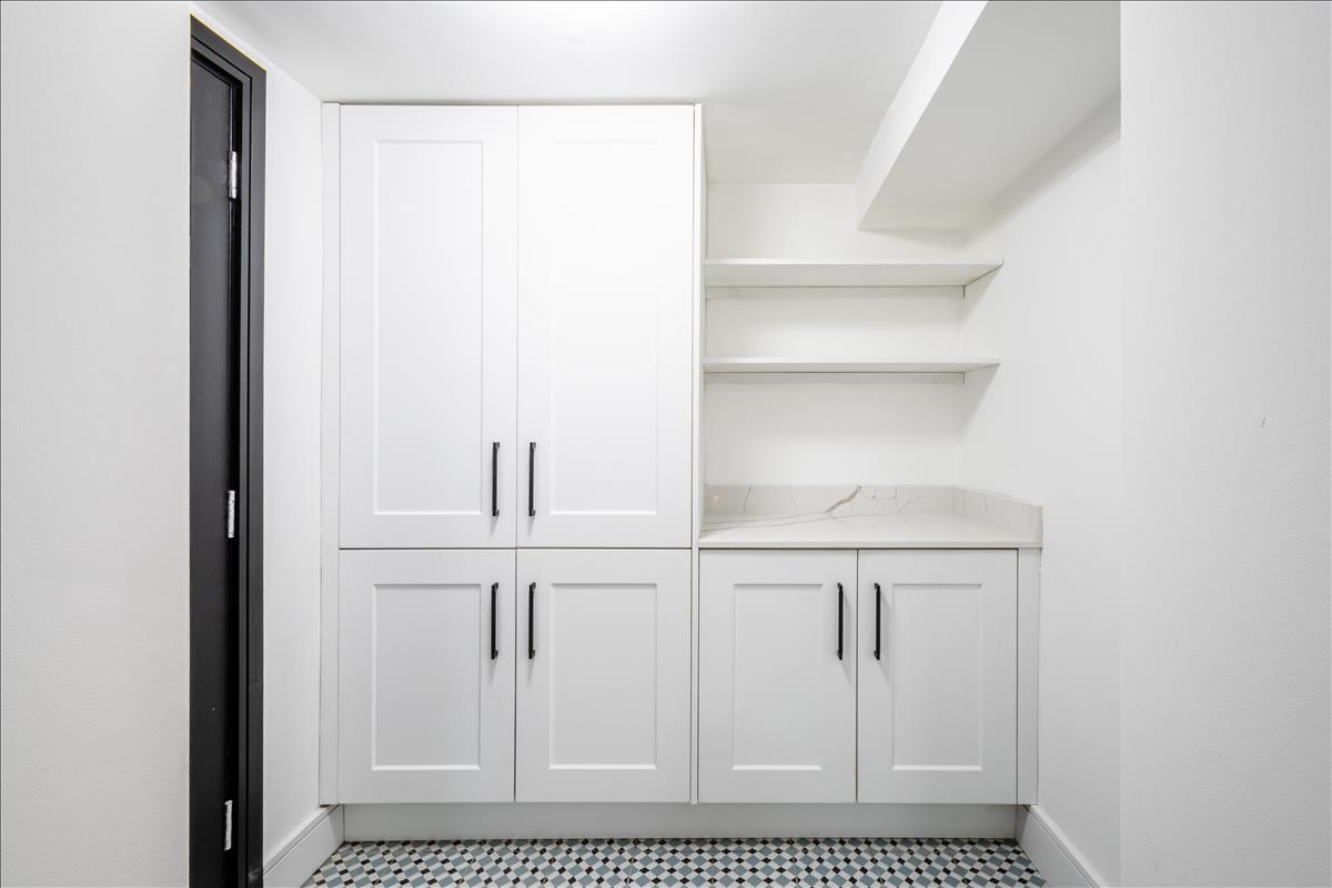 Hallway. One bedroom flat for sale, Guilford Street, Bloomsbury, WC1N. 