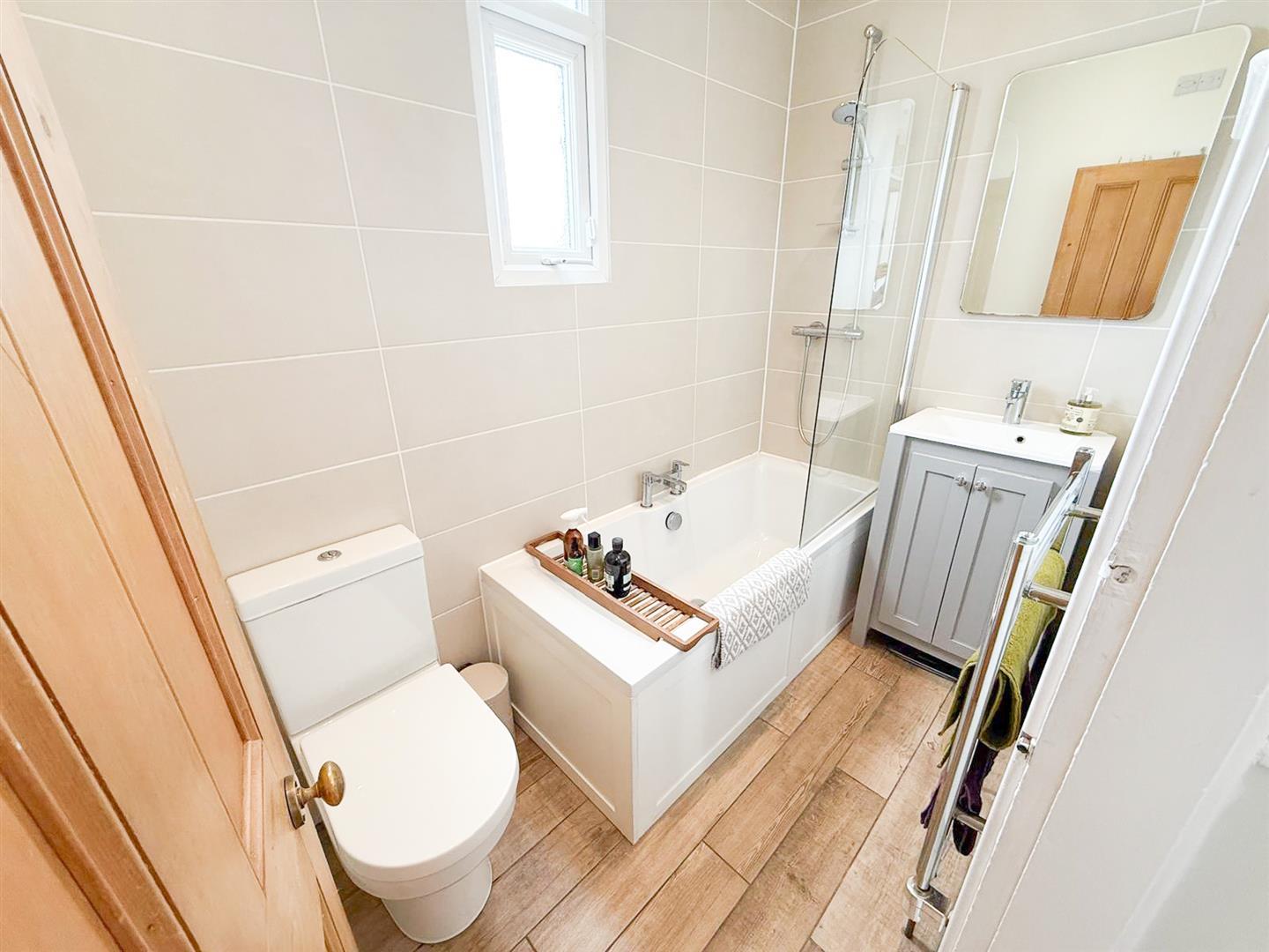 Property Image 79f88d33-5744-49b8-9ad4-6a8931f7ffac