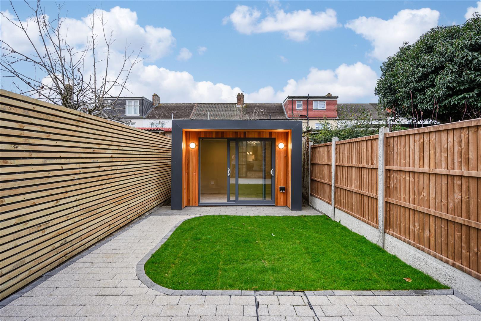 Property Image 7a109310-607c-492f-afea-f55bf6efa386
