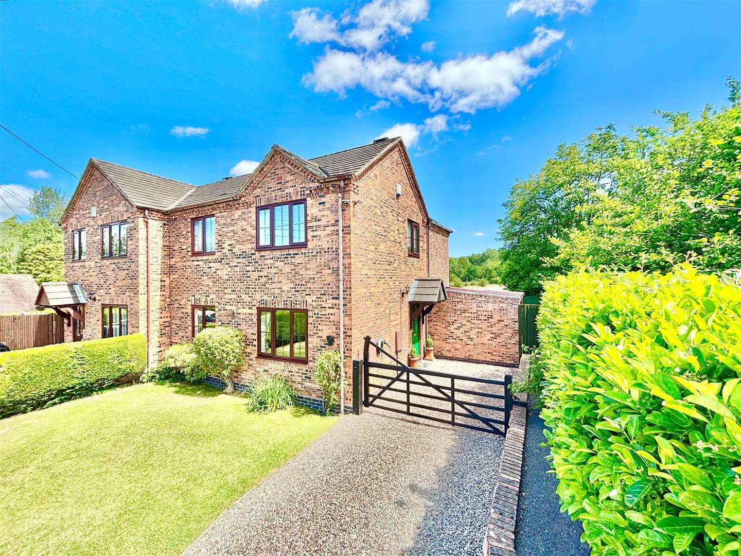 Property Image 7a274a18-5c60-4589-998f-94ee17f90fe2