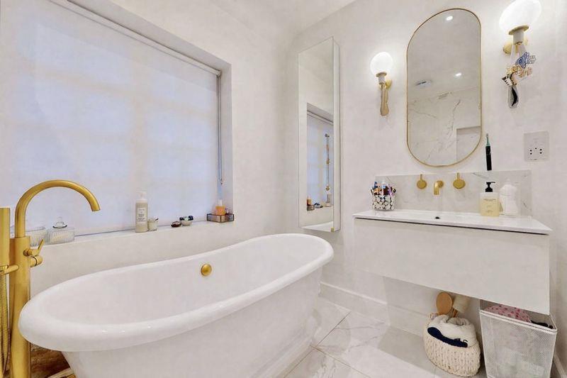 Property Image 7a39514c-deda-41c8-b772-5693253e06f3