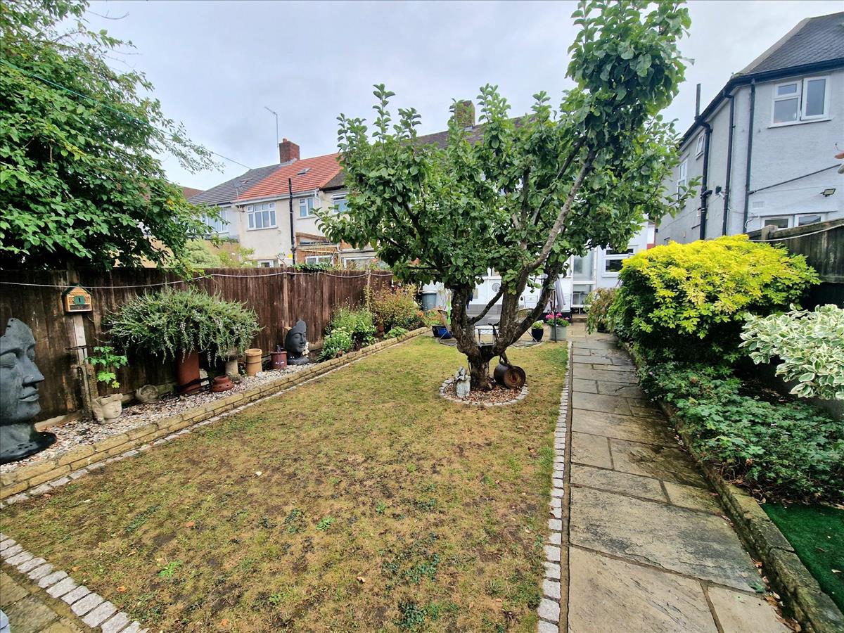 Property Image 7a54cd54-f807-4741-84c6-6653f9ffc8db
