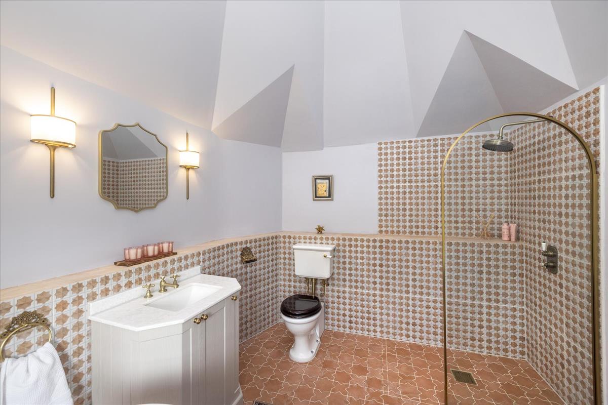 Property Image 7a84c42c-788b-4efd-b223-7e20e9a368bd