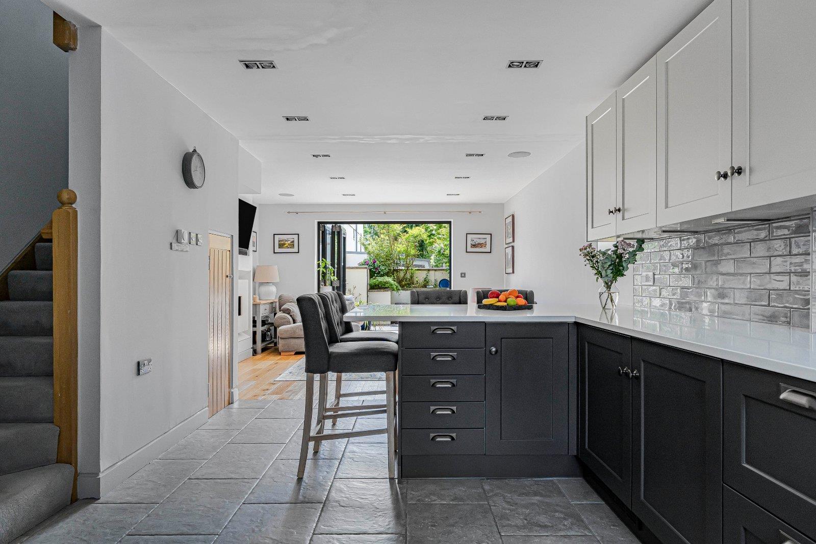 Property Image 7aae7a27-1e16-491a-b6ec-2c6ff0bcb481
