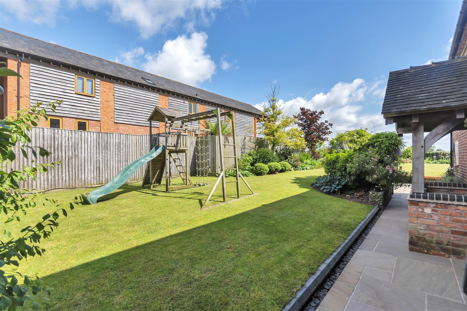 Property Image 7ae6a31b-8dbb-4a5b-9cad-44de7d3a08d9